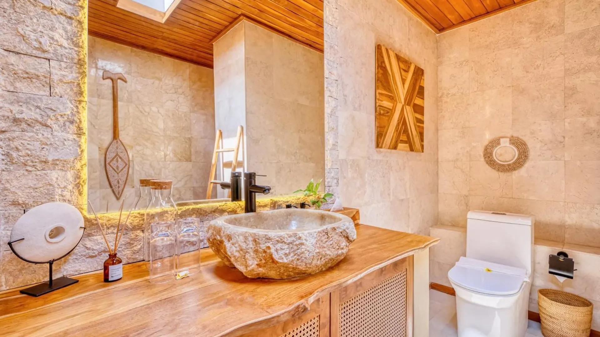 Villa Vienna - New 8Bdr Jacuzzi Sauna And Cinema Seminyak  Indonesia