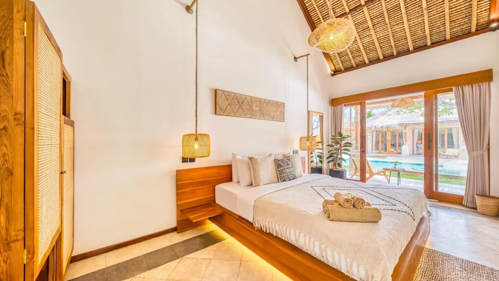 Villa Vienna - New 8Bdr Jacuzzi Sauna And Cinema Seminyak  Indonesia