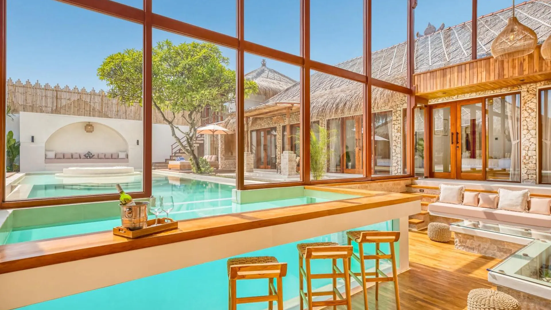 Villa Vienna - New 8Bdr Jacuzzi Sauna And Cinema Seminyak