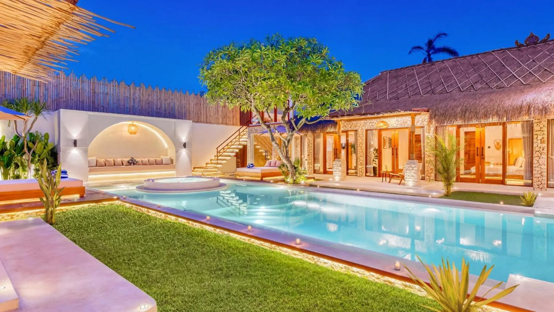 Villa Vienna - New 8Bdr Jacuzzi Sauna And Cinema Seminyak  Indonesia