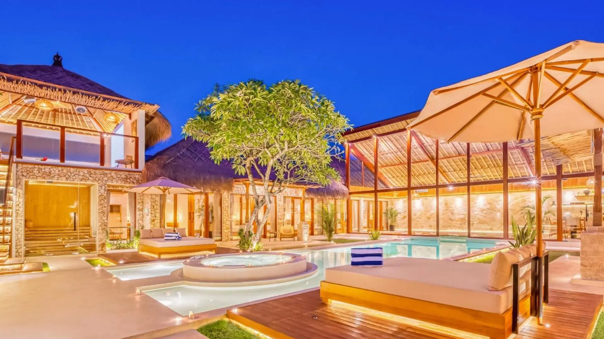 Villa Vienna - New 8Bdr Jacuzzi Sauna And Cinema Seminyak   Seminyak (Bali)