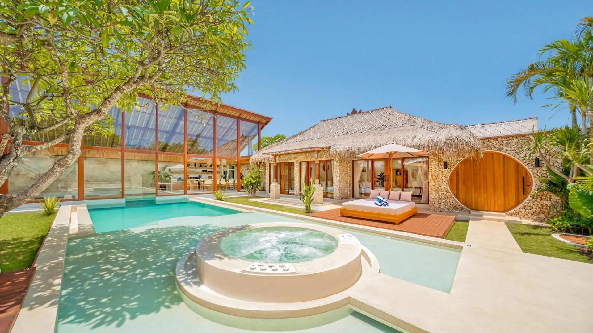 Villa Vienna - New 8Bdr Jacuzzi Sauna And Cinema Seminyak  Indonesia
