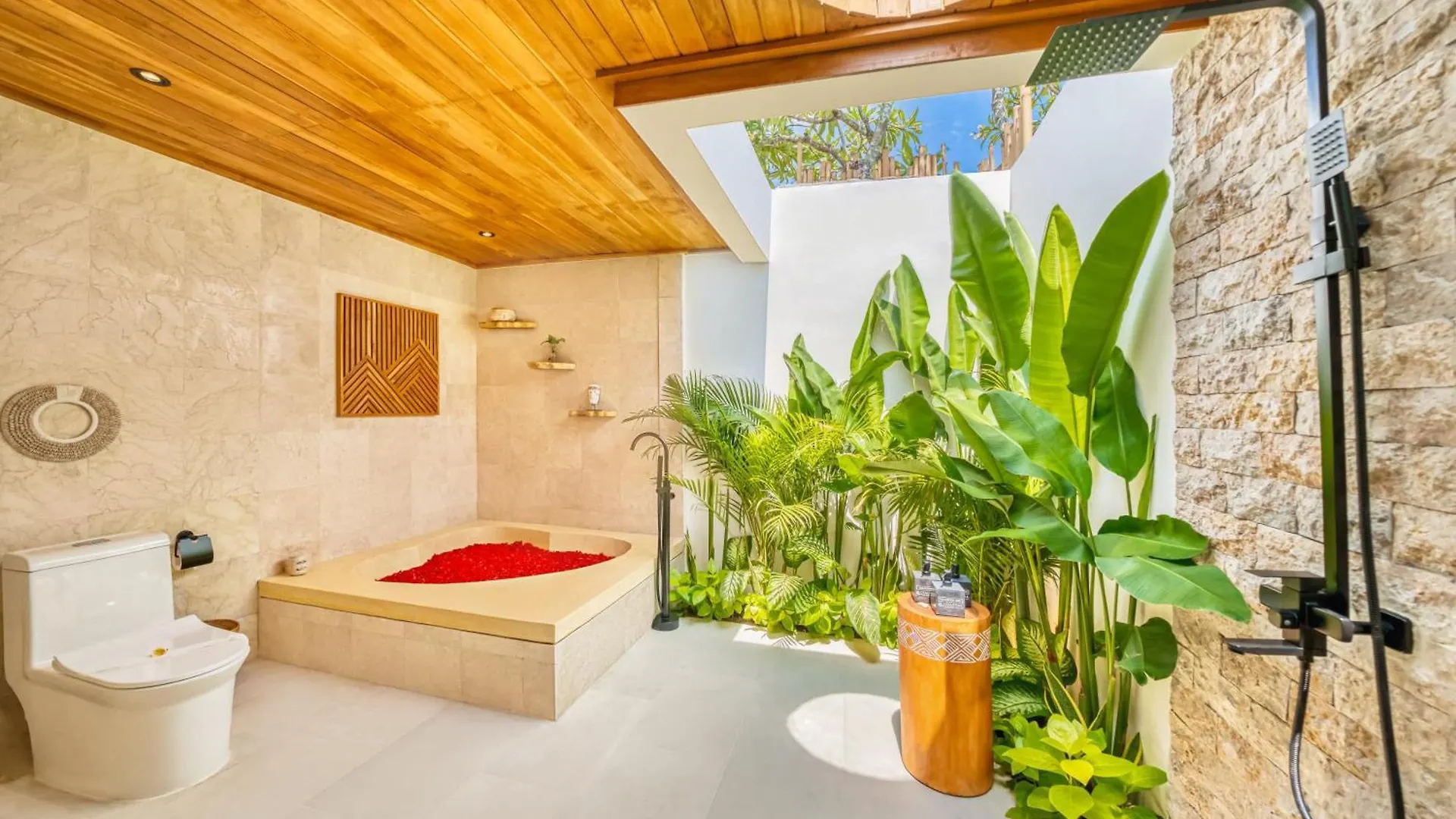 Villa Vienna - New 8Bdr Jacuzzi Sauna And Cinema Seminyak  Seminyak (Bali)