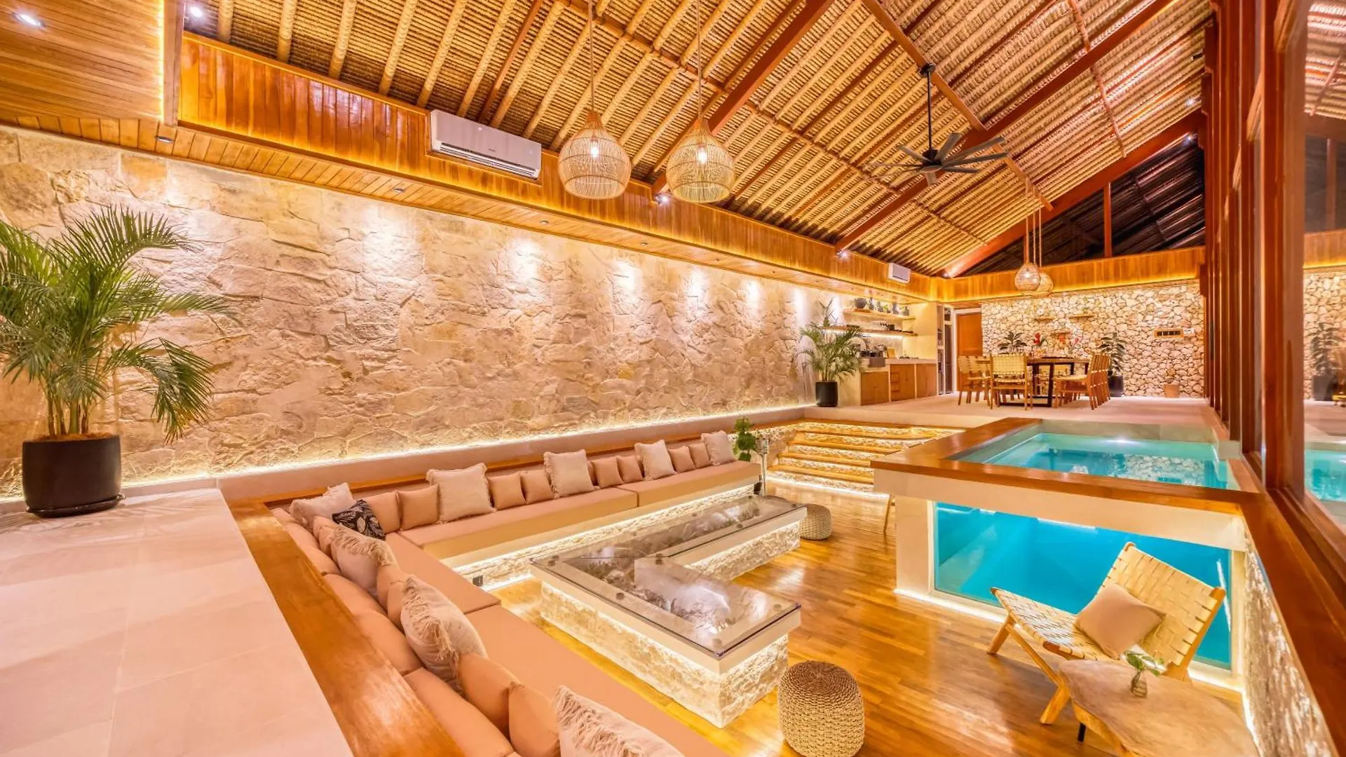 Villa Vienna - New 8Bdr Jacuzzi Sauna And Cinema Seminyak