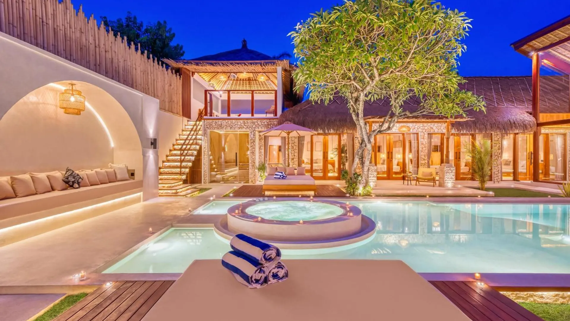Villa Vienna - New 8Bdr Jacuzzi Sauna And Cinema Seminyak  Indonesia