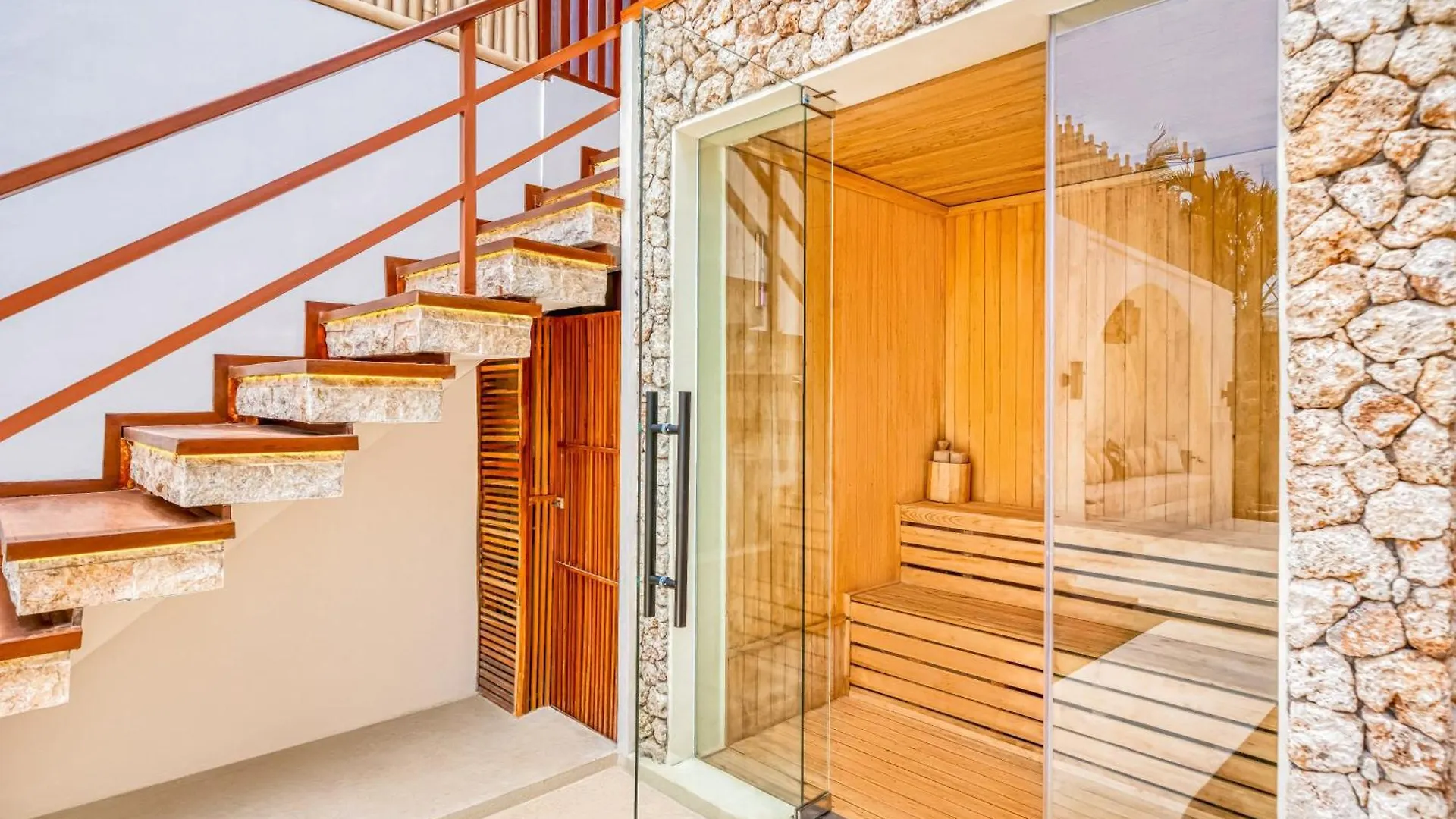 Villa Vienna - New 8Bdr Jacuzzi Sauna And Cinema Seminyak  0*, Seminyak (Bali)
